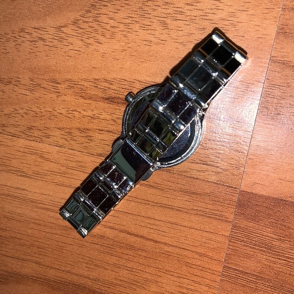 NWOT Hello Kitty by Sanrio Silver Tone Watch - Picture 4 of 4